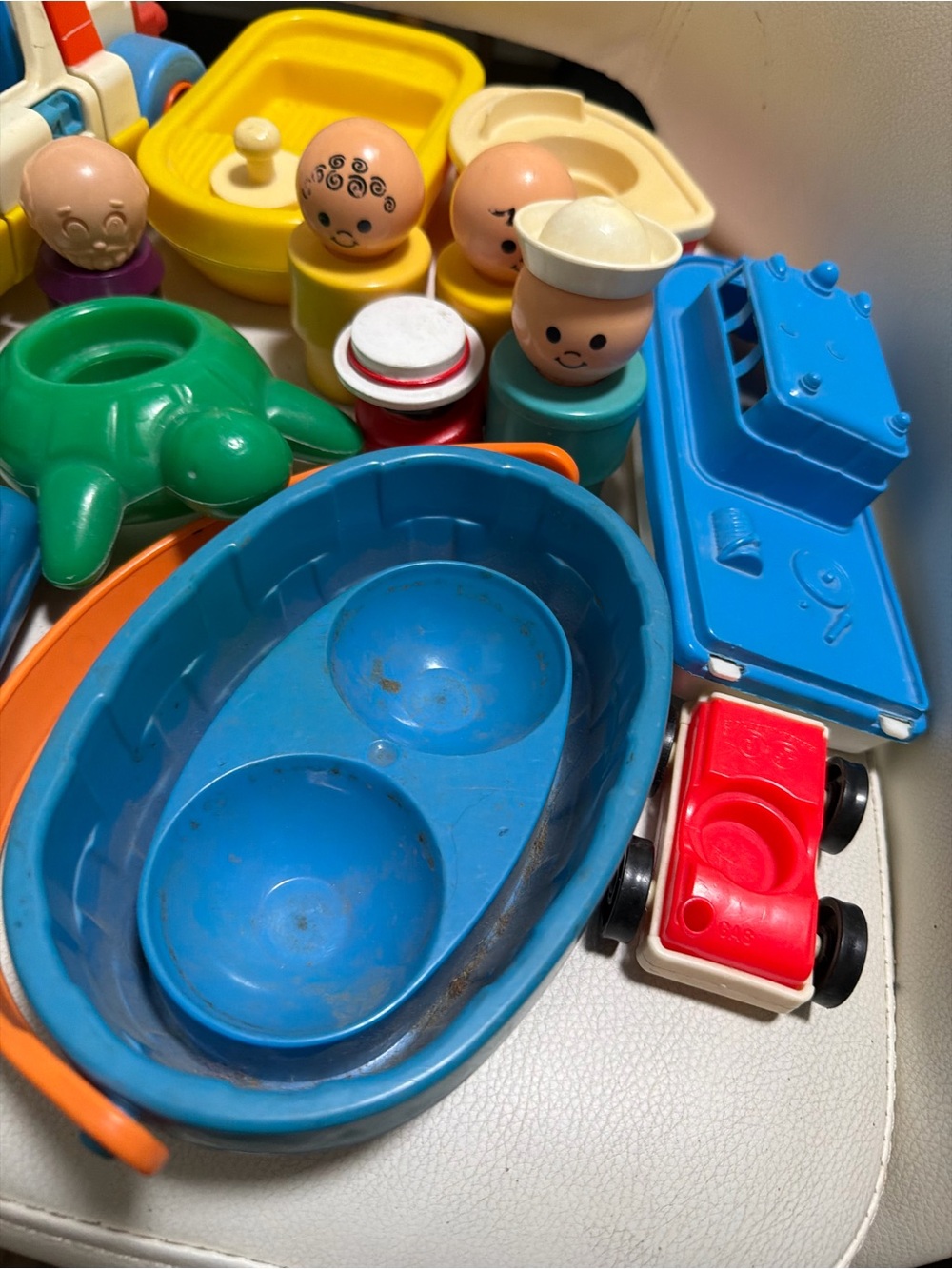 Vintage Fisher price Colorful Kids car and Play Set - Blue, Yellow, Green - Picture 5 of 9